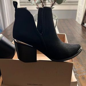 Black microfiber suede booties